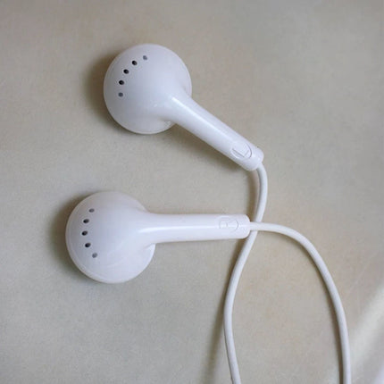 Y6 Wired Earphones Oortjes Ecouteur Oortelefoon met Microfoon Wit