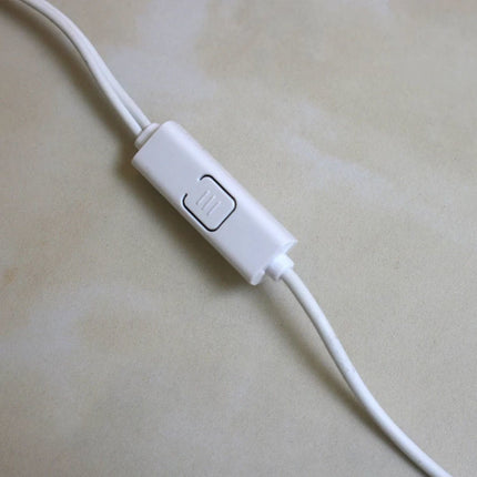 Y6 Wired Earphones Oortjes Ecouteur Oortelefoon met Microfoon Wit