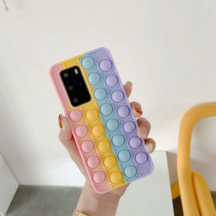 Samsung Galaxy A13 (5G) Pop It Hoesje - Silicone Bubble Toy Case Anti Stress Cover Regenboog