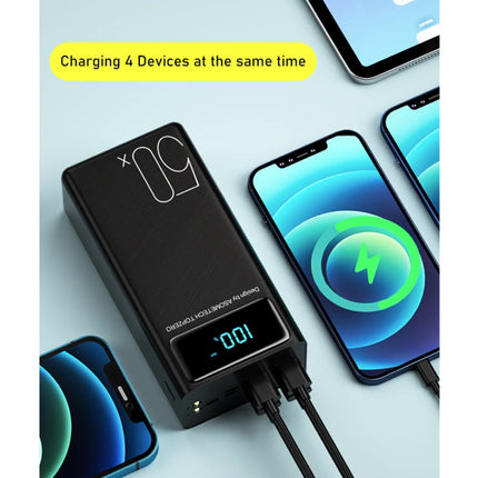 50X Powerbank met 4 Uitvoer/3 Invoer Poorten 50.000mAh - Ingebouwde Zaklamp - Externe Noodaccu Batterij Oplader Charger Zwart